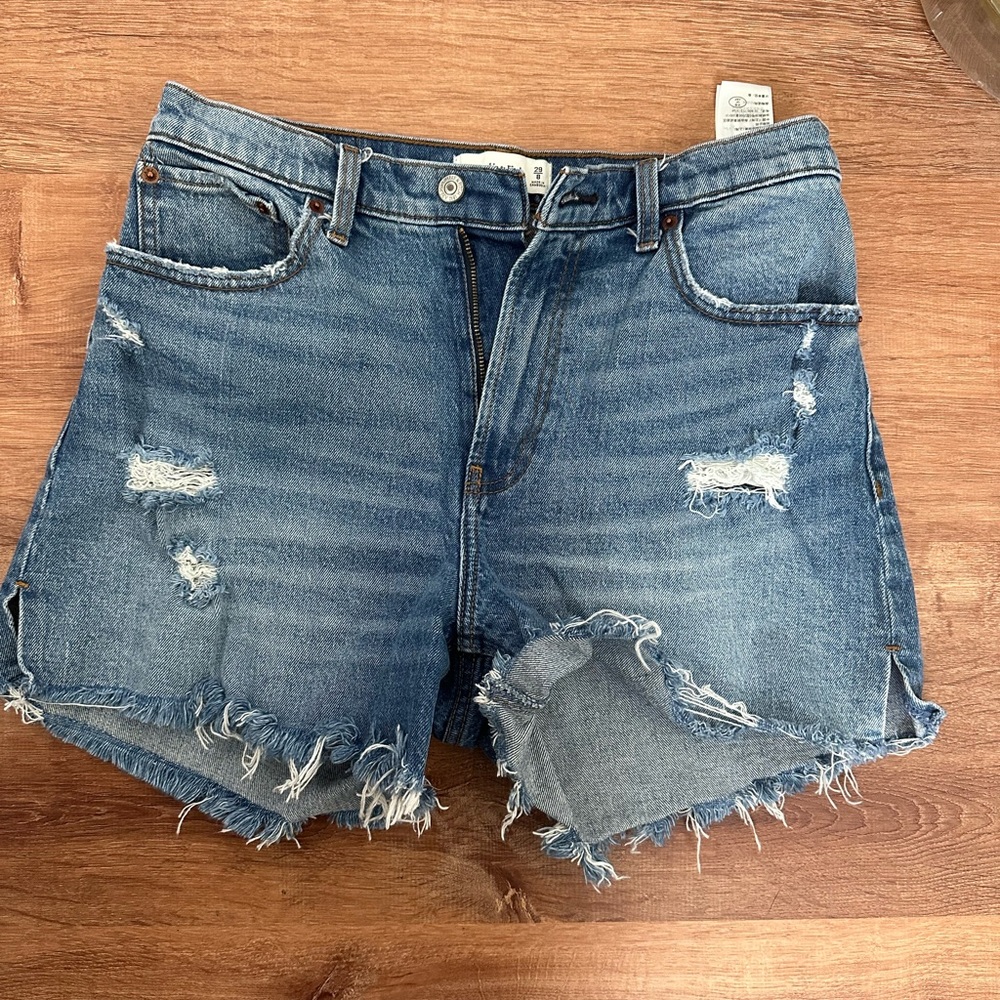 Abercrombie and Fitch Curve Love 4” Short
